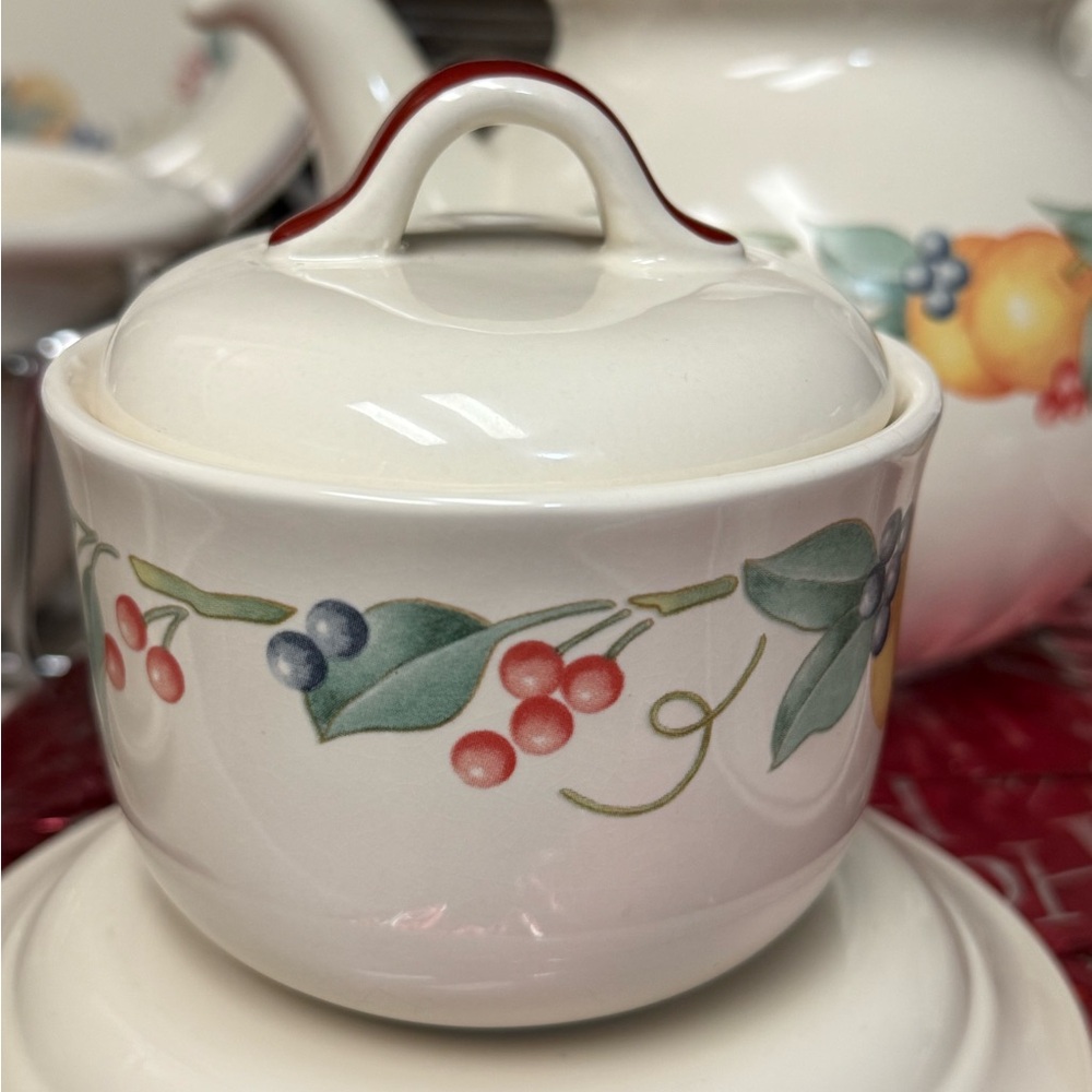 Corelle coordinates abundance sugar bowl. Cream with fruit details.